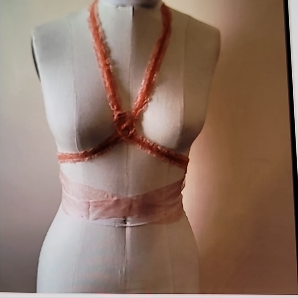 NWT REVOLVE Daydream Nation Princess Necklace Harness Blush One Size - Picture 4 of 12